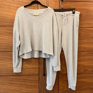 Papinelle Gray Ribbed Lounge Set Jogger Pants (Sz M) and V-Neck Top (Sz L)